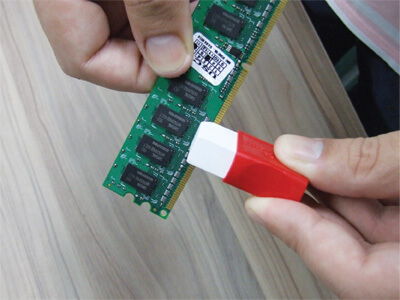 clean memory connectors with eraser
