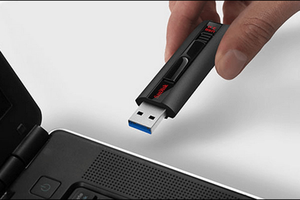Connecter la clé USB au PC