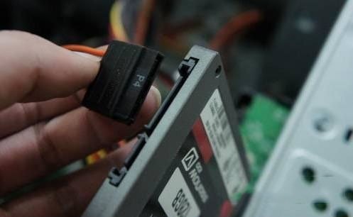 connecter un SSD SATA dans un ordinateur de bureau